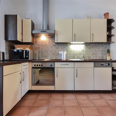 Lamora 04 Apartment *
